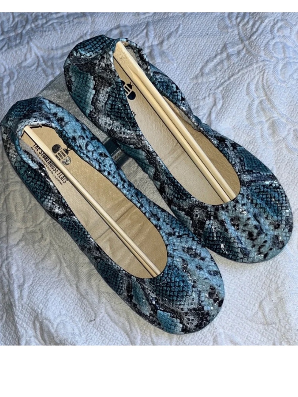 Storehouse Flats Glacier snake pattern blue aqua silver & Black leather size 10